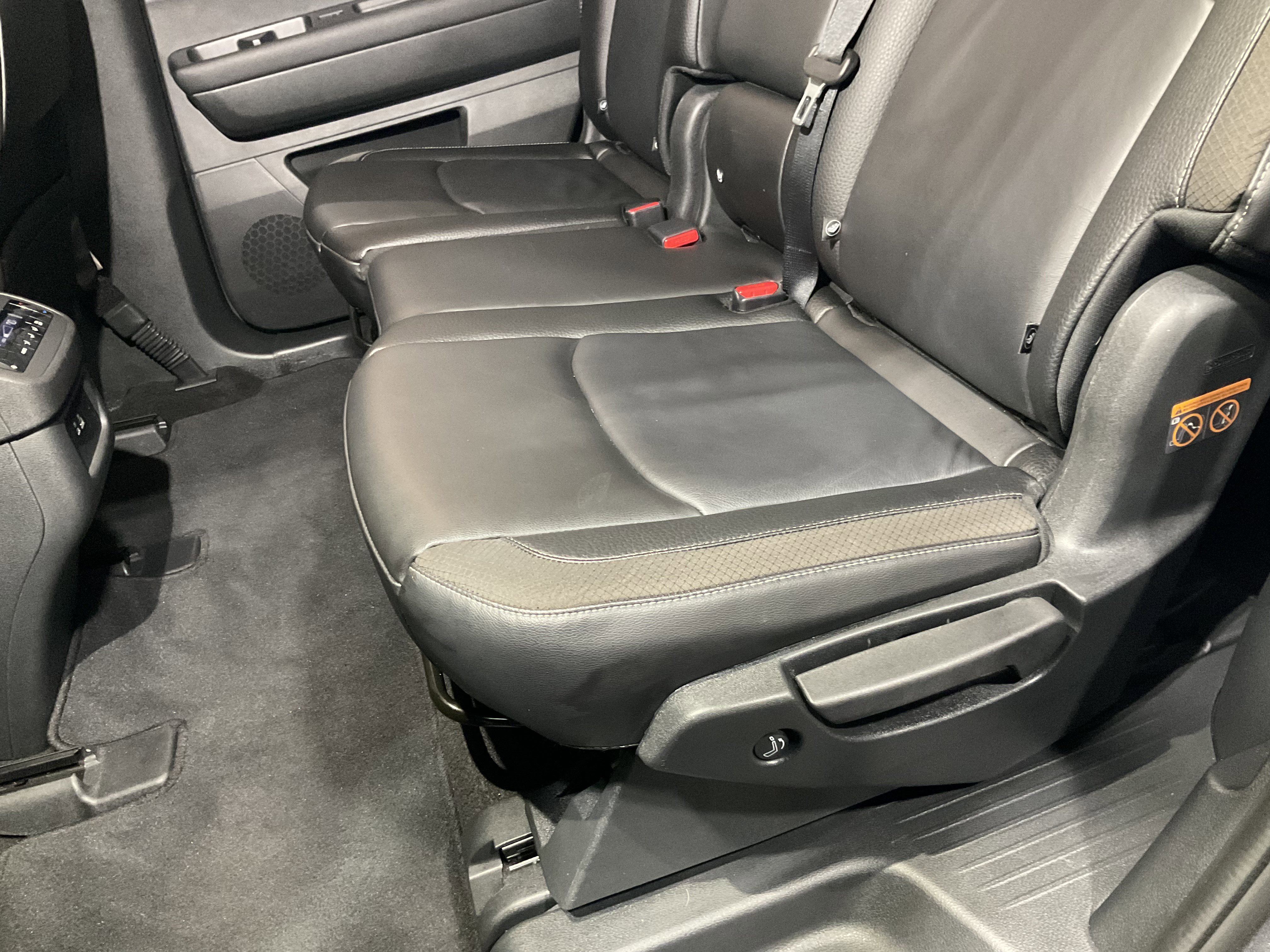 Used 2025 Nissan Pathfinder SL image 35