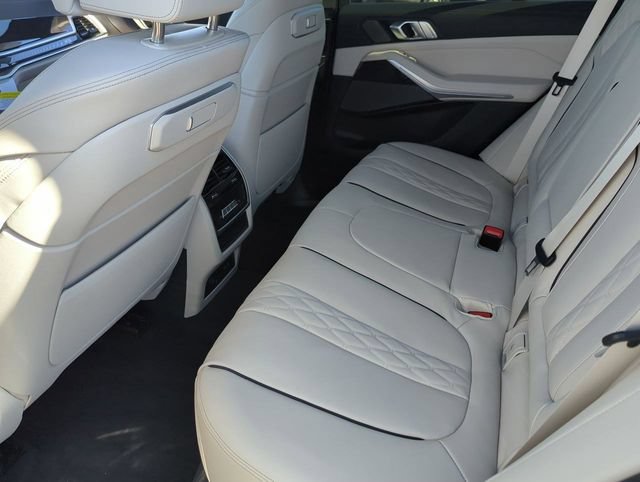 Used 2026 BMW X5 xDrive40i w/ M Sport Package AWD/4WD image 15