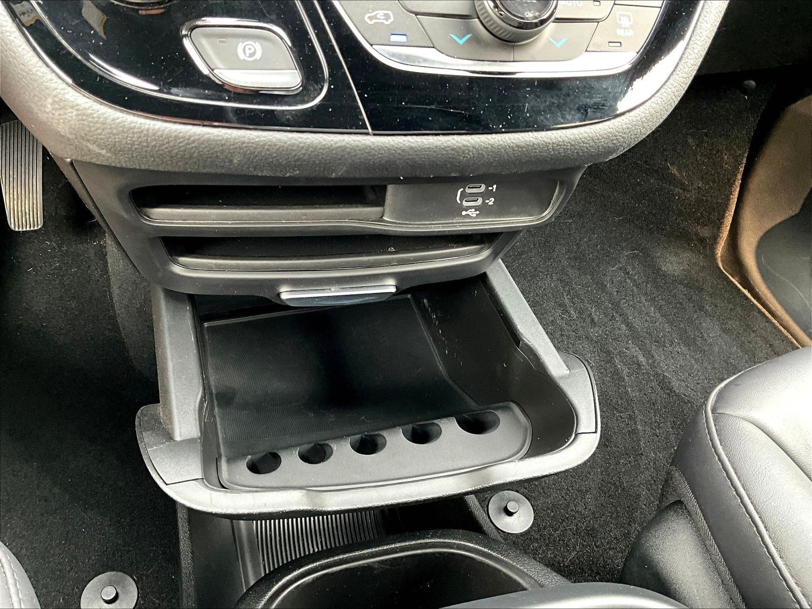 Used 2026 Chrysler Pacifica Select w/ S Appearance Package AWD/4WD image 38
