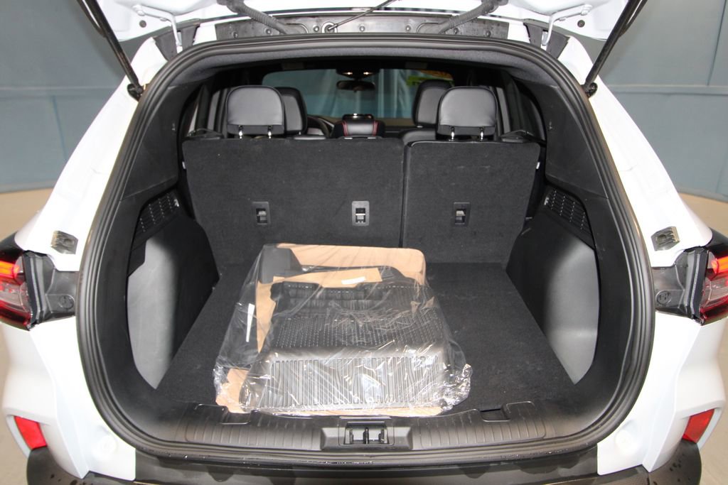 Used 2025 Ford Escape ST-Line w/ Equipment Group 301A image 39