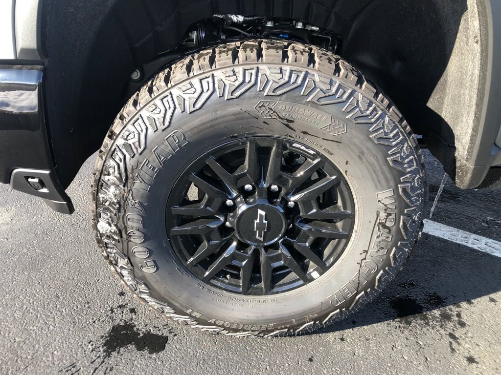 New 2026 Chevrolet Silverado 2500 ZR2 w/ LPO, Dark Essentials Package image 26