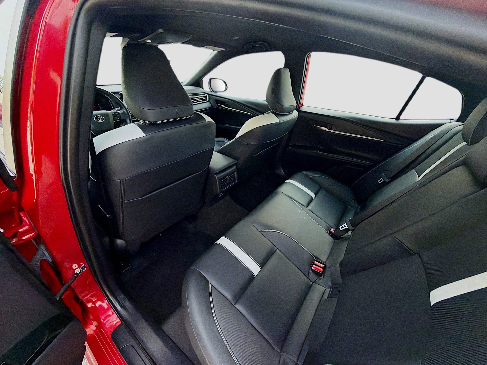 Used 2025 Toyota Camry SE FWD image 24