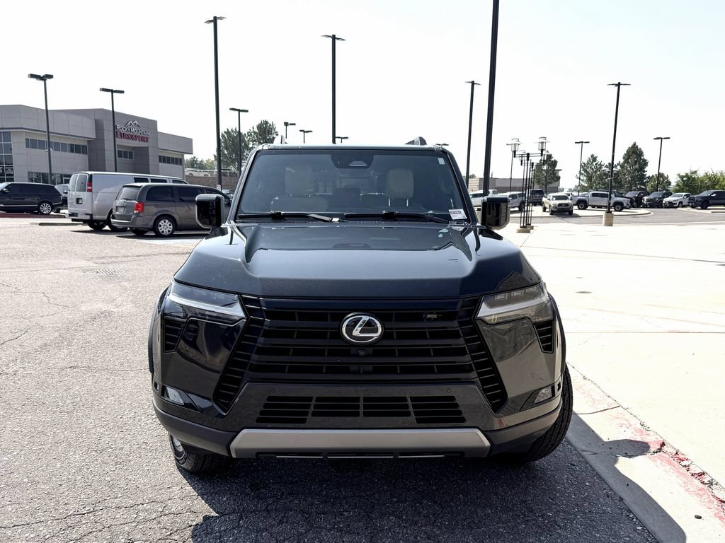 Used 2024 Lexus GX 550 AWD/4WD image 3