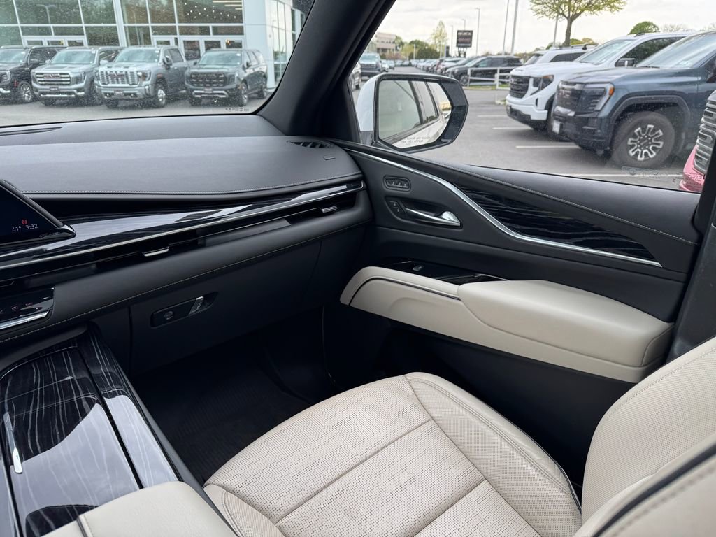 Used 2022 Cadillac Escalade Sport AWD/4WD image 15