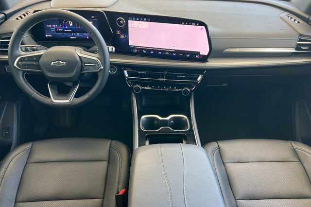 Used 2024 Chevrolet Traverse LS w/ Midnight/Sport Edition FWD image 16