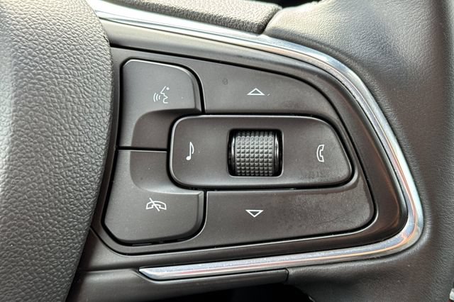 Used 2024 Buick Encore GX Sport Touring FWD image 38
