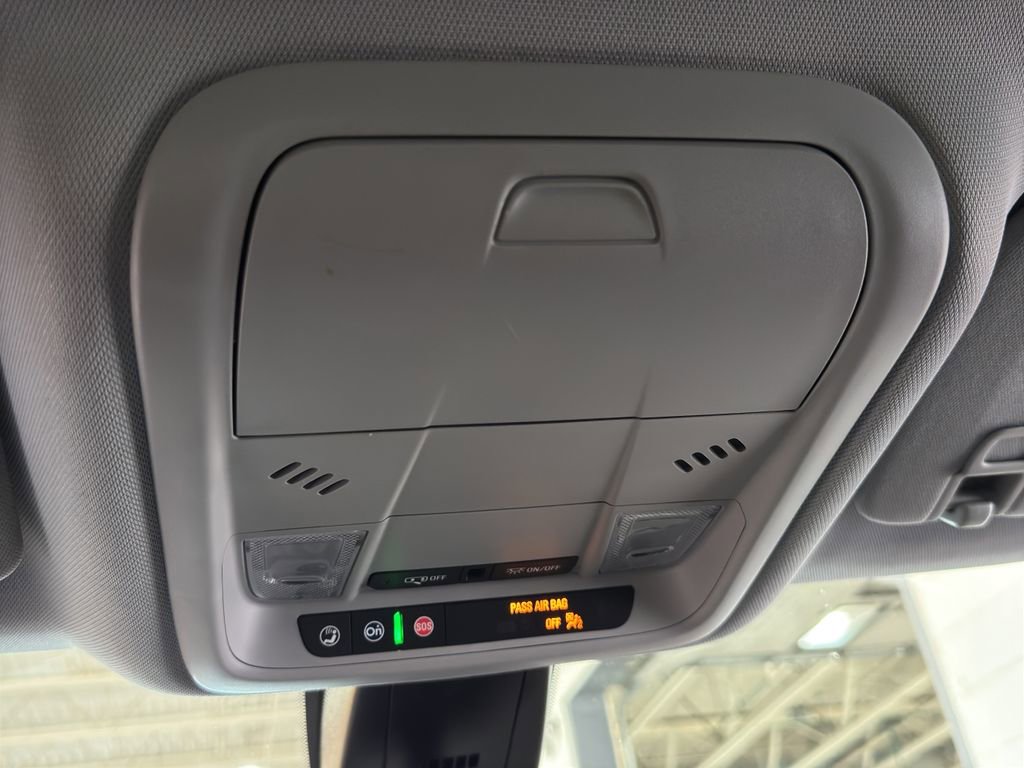 Used 2025 Chevrolet Blazer LT image 33