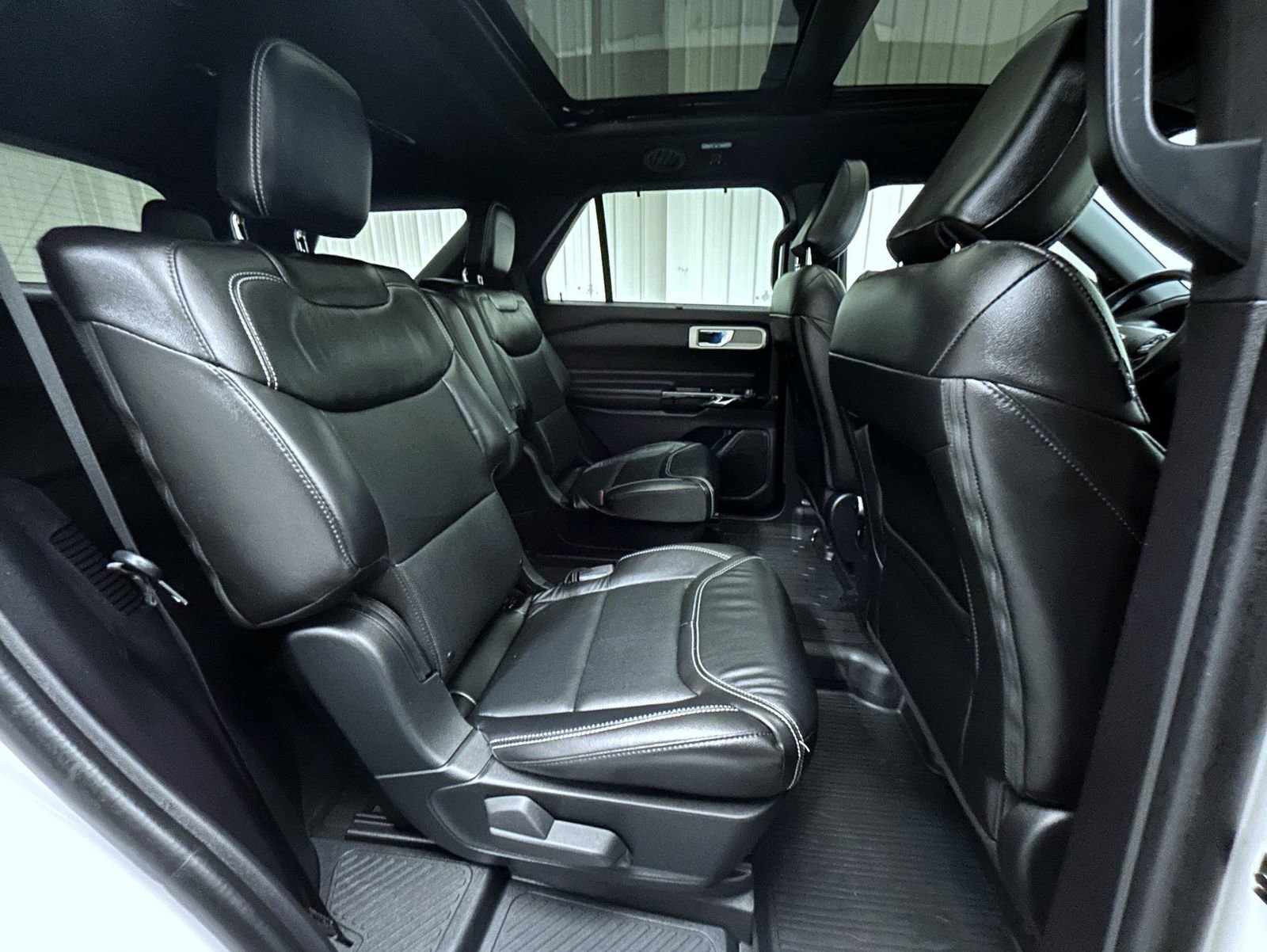 Used 2022 Ford Explorer ST image 18