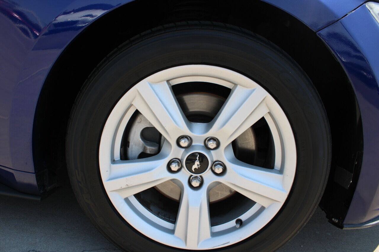Used 2016 Ford Mustang Coupe RWD image 16