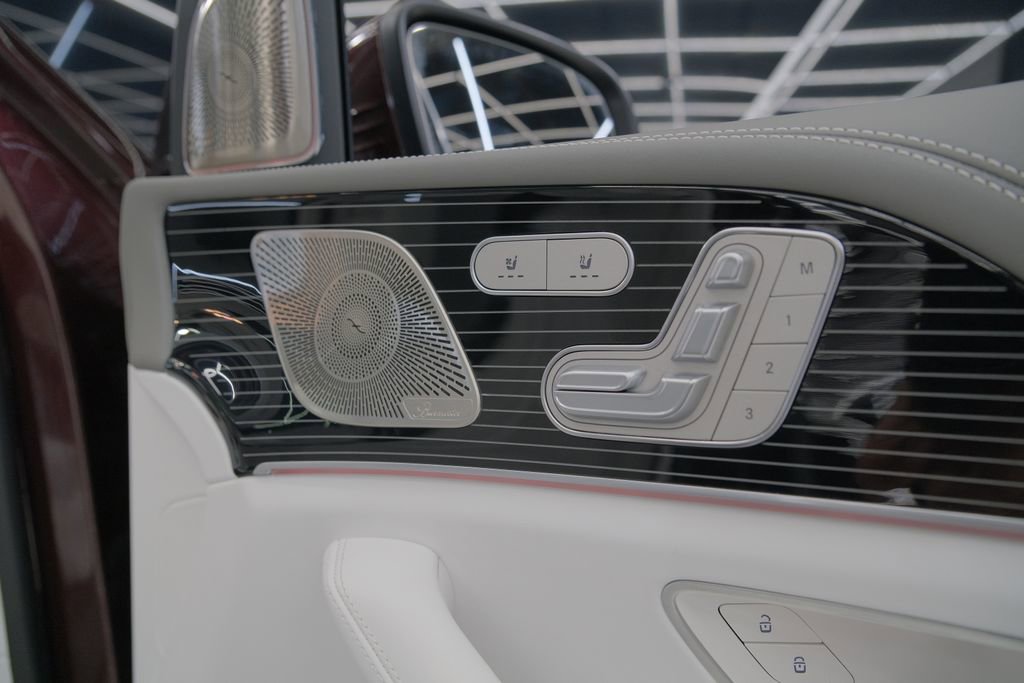 Used 2022 Mercedes-Benz Maybach GLS 600 4MATIC image 57