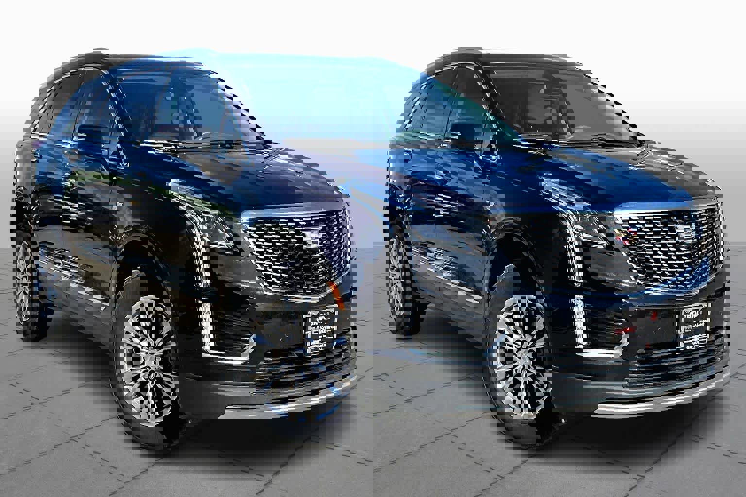 Used 2022 Cadillac XT5 Premium Luxury w/ LPO, Floor Liner Package image 2