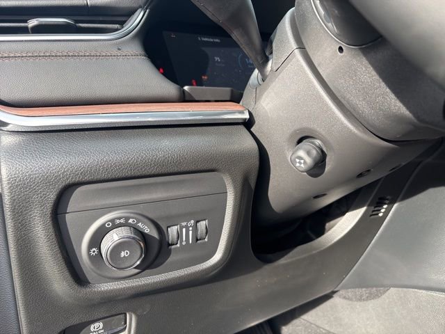 New 2025 Jeep Grand Cherokee Summit image 28