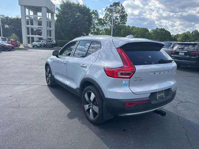 Used 2021 Volvo XC40 T5 Momentum image 7