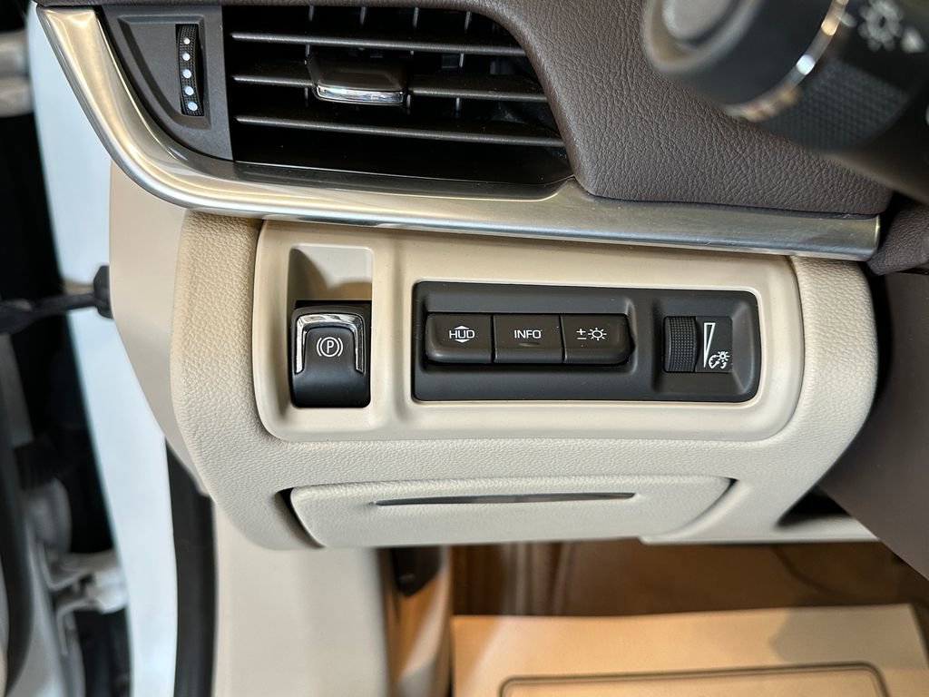 Used 2016 Cadillac XTS Premium AWD/4WD image 17