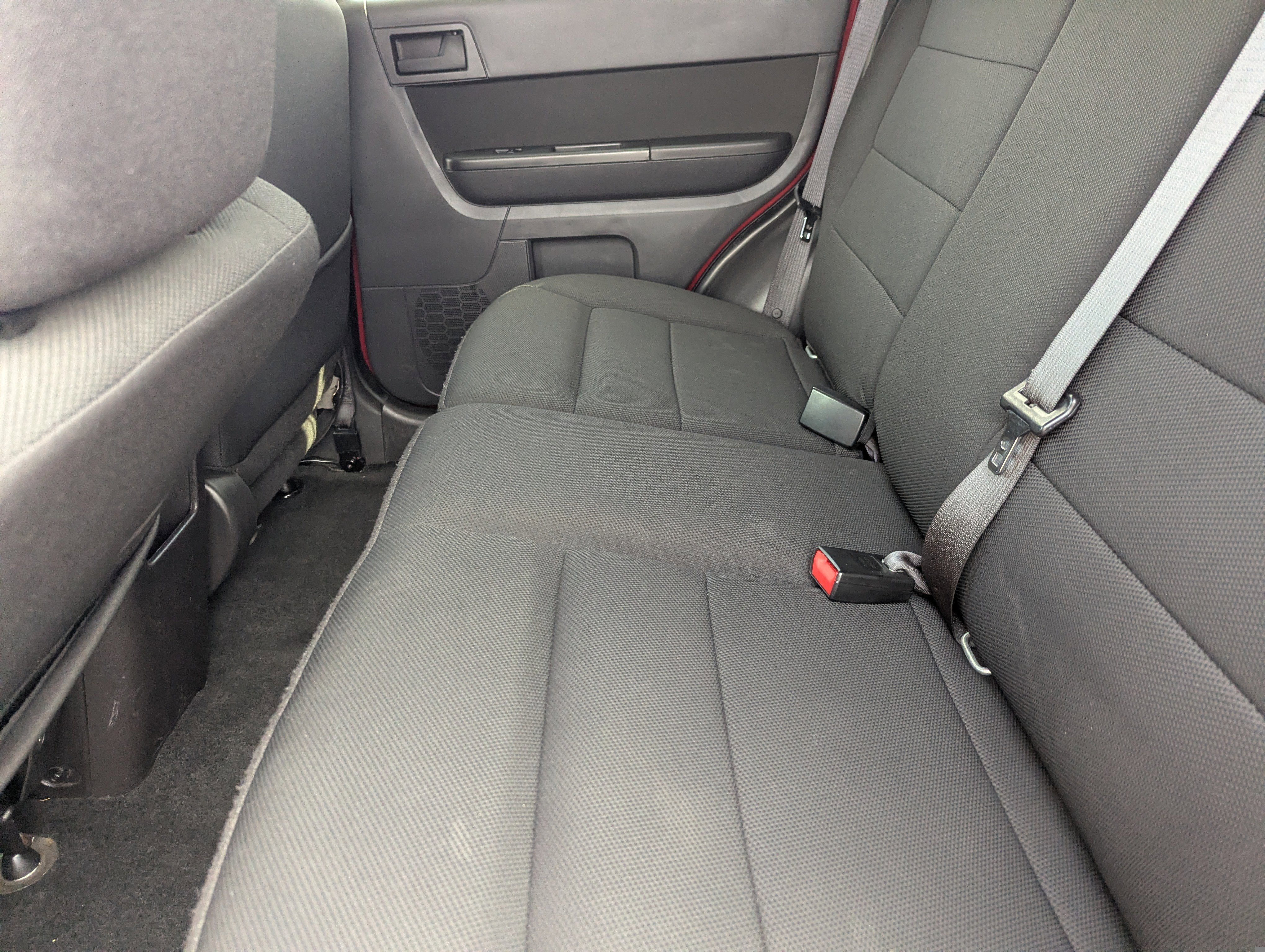 Used 2010 Ford Escape XLT image 16