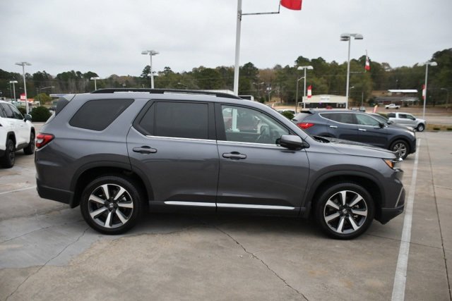 Used 2023 Honda Pilot Elite image 6