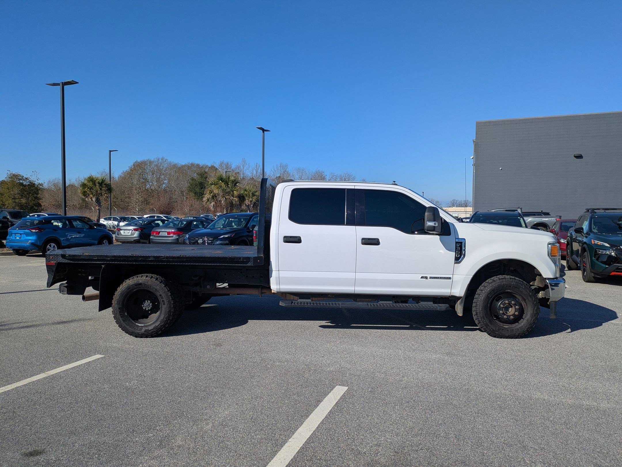 Used 2021 Ford F350 XLT image 2