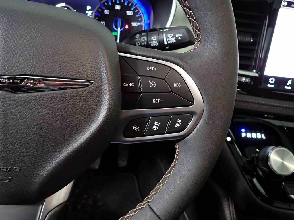 New 2026 Chrysler Pacifica Pinnacle FWD image 32
