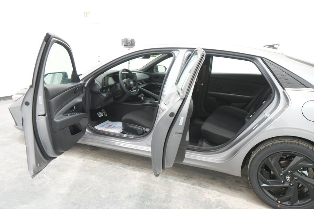 New 2026 Hyundai Elantra SEL Sport image 20