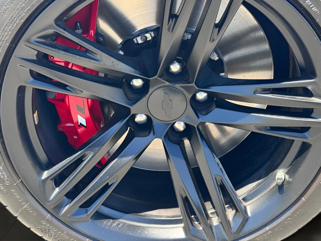 Used 2020 Chevrolet Camaro ZL1 RWD image 38