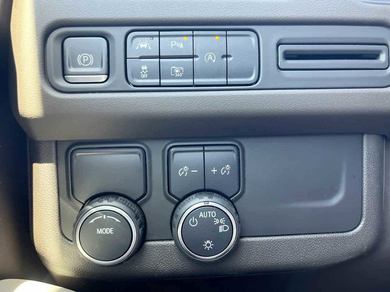 Used 2023 Chevrolet Tahoe LT w/ Luxury Package image 26