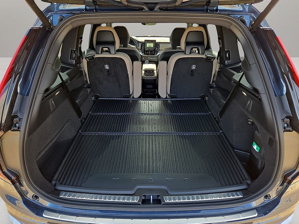 New 2026 Volvo XC90 B6 Plus w/ Protection Package Premier image 11