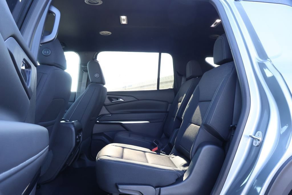 New 2026 Chevrolet Traverse LT w/ Midnight/Sport Edition FWD image 35