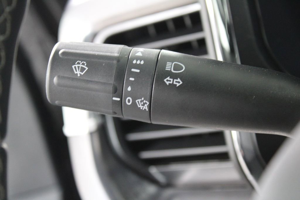 New 2026 Ford F250 Lariat w/ Black Appearance Package image 46