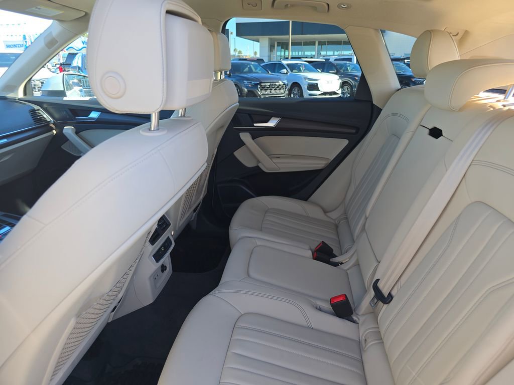 Used 2022 Audi Q5 2.0T Premium Plus w/ Premium Plus Package image 12