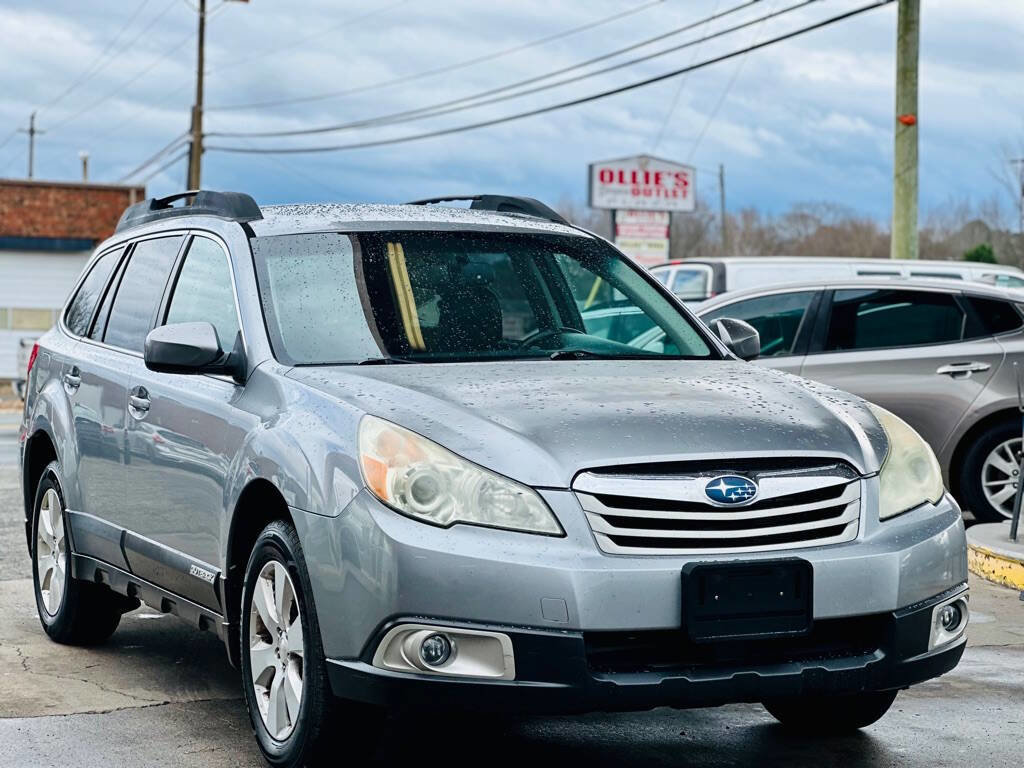 Used 2011 Subaru Outback 2.5i Limited w/ PWR Moonroof Pkg image 1