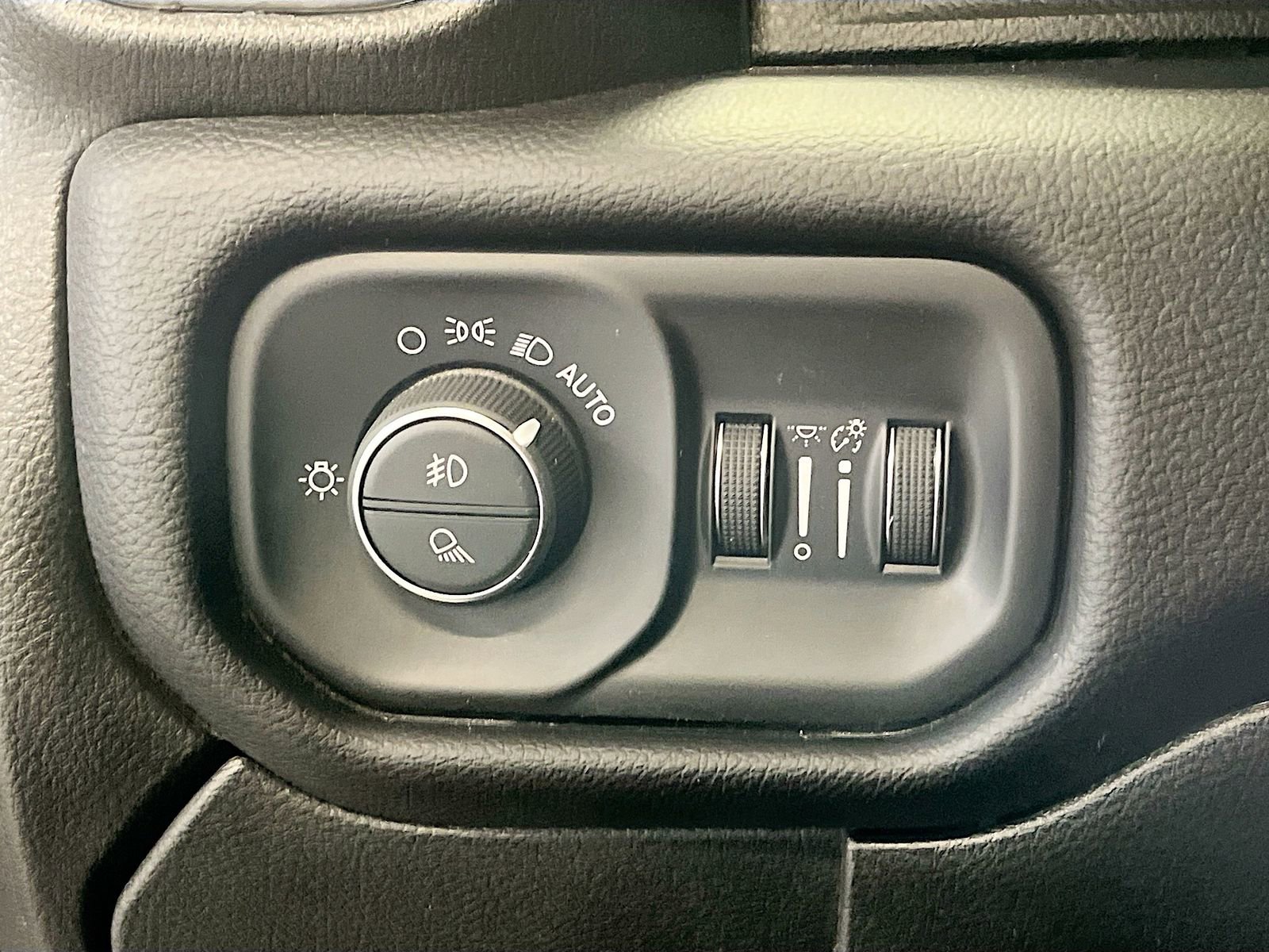 Used 2024 RAM 2500 Laramie image 10