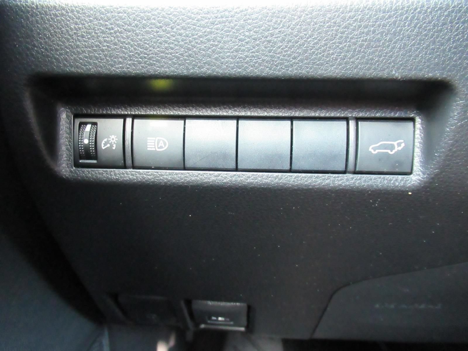 Used 2019 Toyota RAV4 Limited AWD/4WD image 23