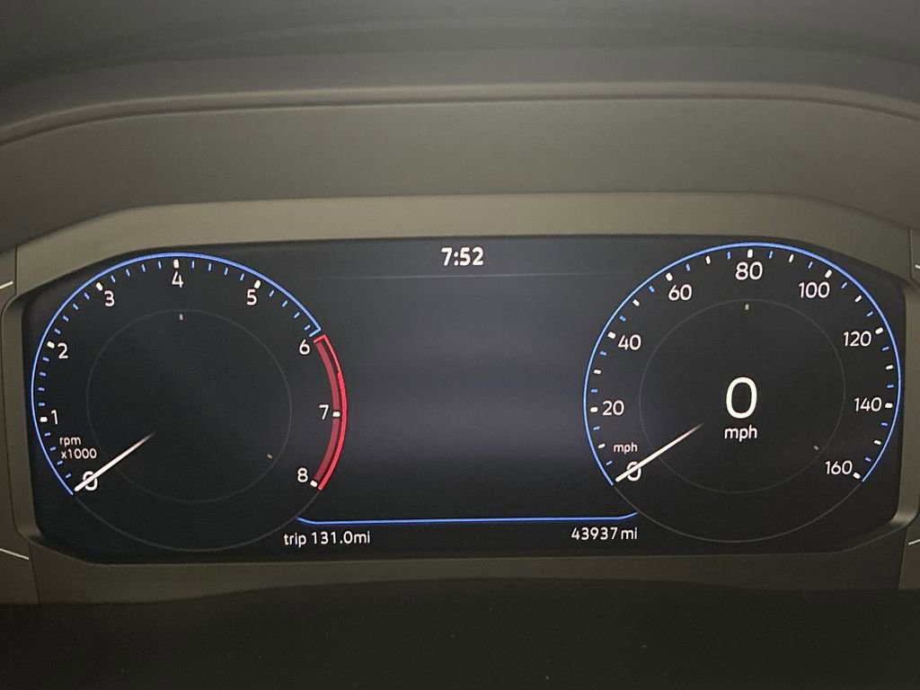 Used 2022 Volkswagen Atlas Cross Sport SEL R-Line image 35