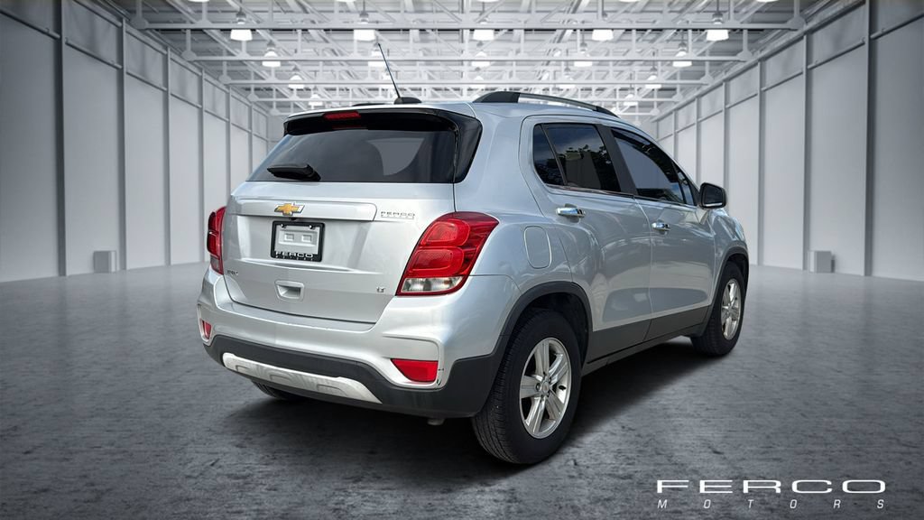 Used 2017 Chevrolet Trax LT w/ LT Convenience Package FWD image 5
