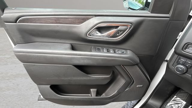 Used 2024 Chevrolet Suburban Z71 w/ Luxury Package AWD/4WD image 17