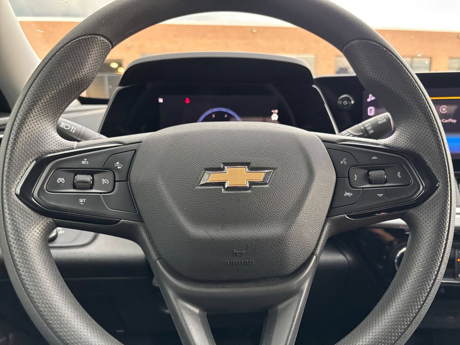 Used 2025 Chevrolet Trax LT FWD image 27