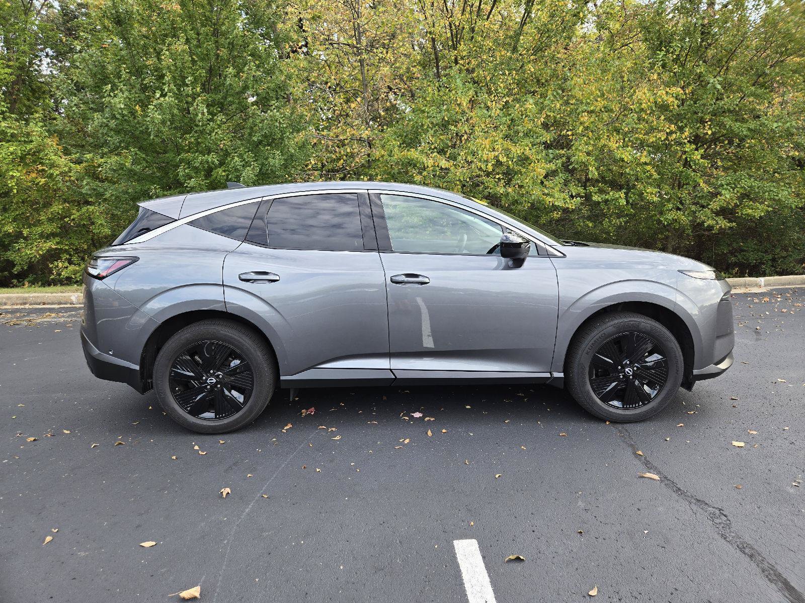 Used 2025 Nissan Murano SV AWD/4WD image 2