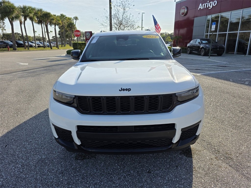 Used 2024 Jeep Grand Cherokee L Laredo image 2