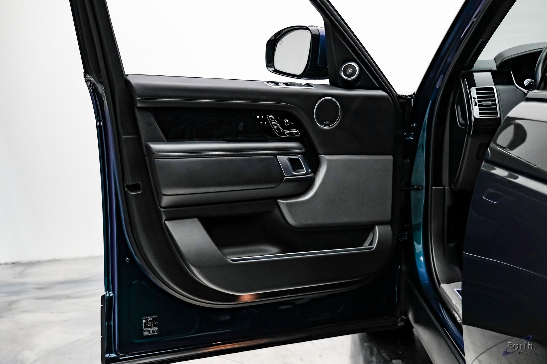 Used 2020 Land Rover Range Rover Autobiography image 72