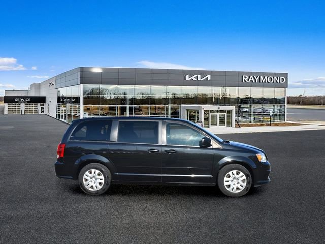 Used 2017 Dodge Grand Caravan SE w/ Power Window Group FWD image 2