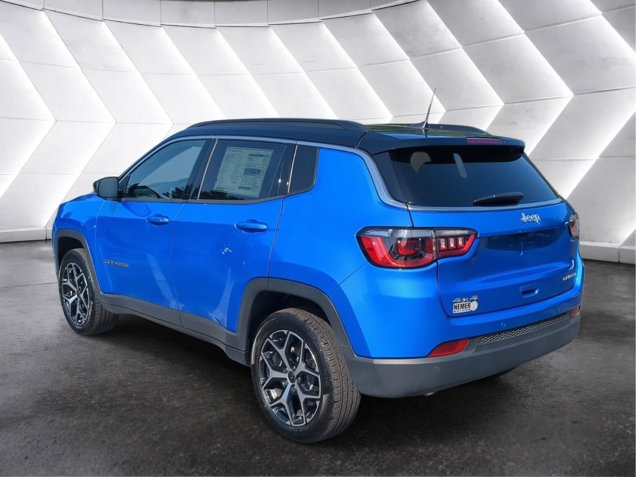 Used 2026 Jeep Compass Limited w/ Sun, Sound & Navigation Group AWD/4WD image 4