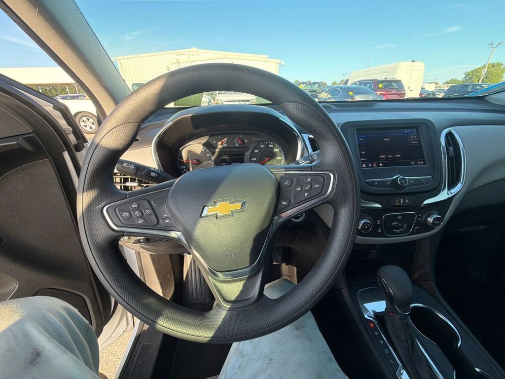 Used 2024 Chevrolet Equinox LS FWD image 11