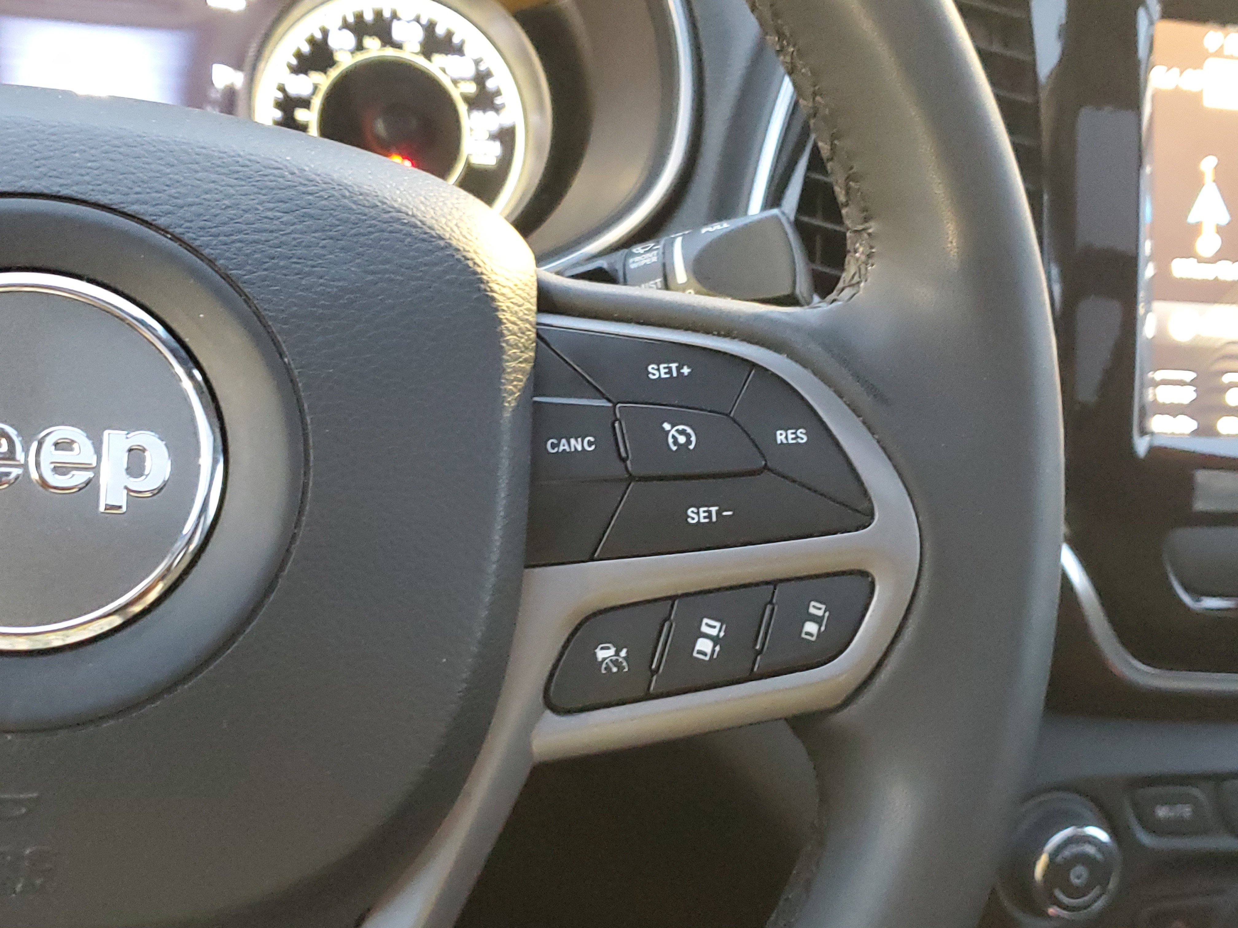 Used 2022 Jeep Cherokee Limited w/ Elite Package image 24