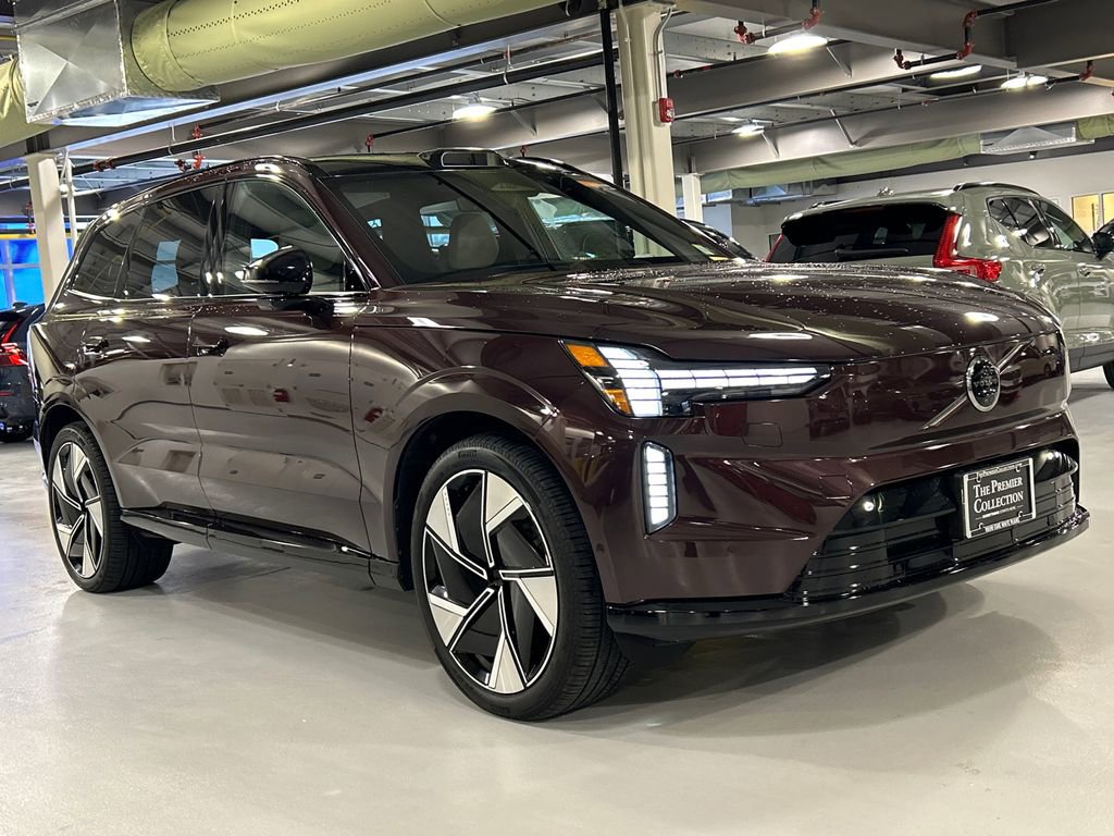 Certified 2025 Volvo EX90 Ultra image 1