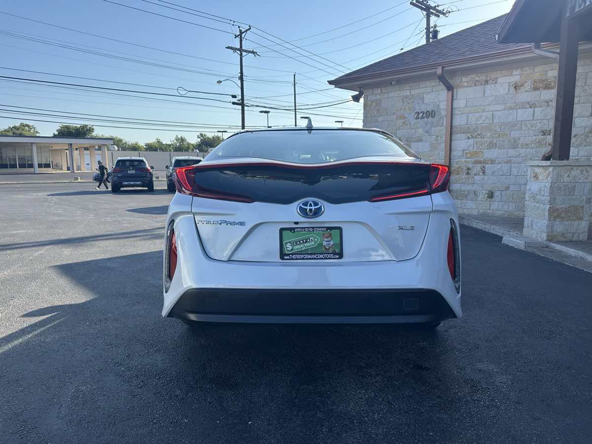 Used 2021 Toyota Prius Prime XLE w/ Carpet Mat Package (TMS) FWD image 4