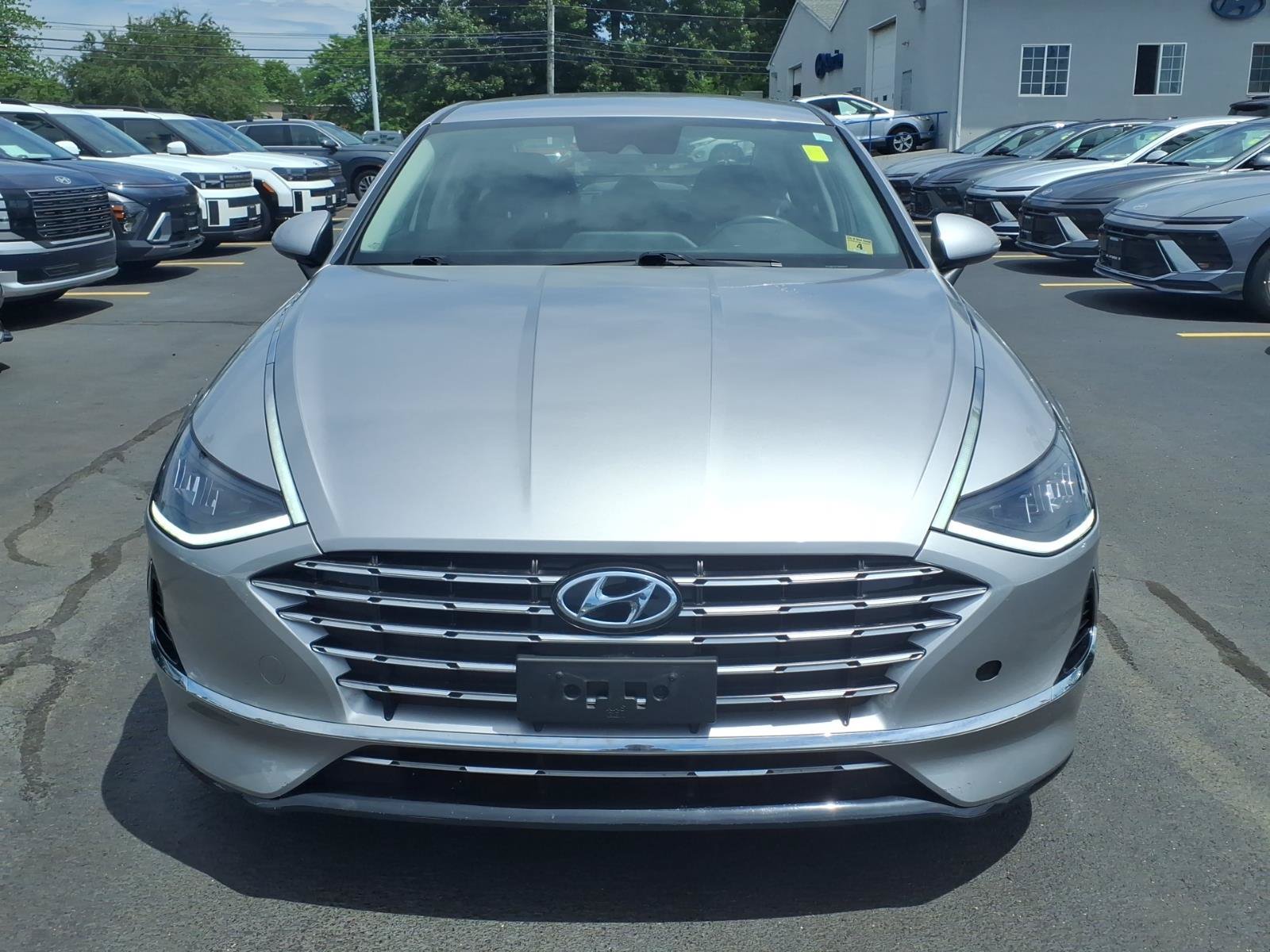 Used 2022 Hyundai Sonata SEL w/ Cargo Package FWD image 2