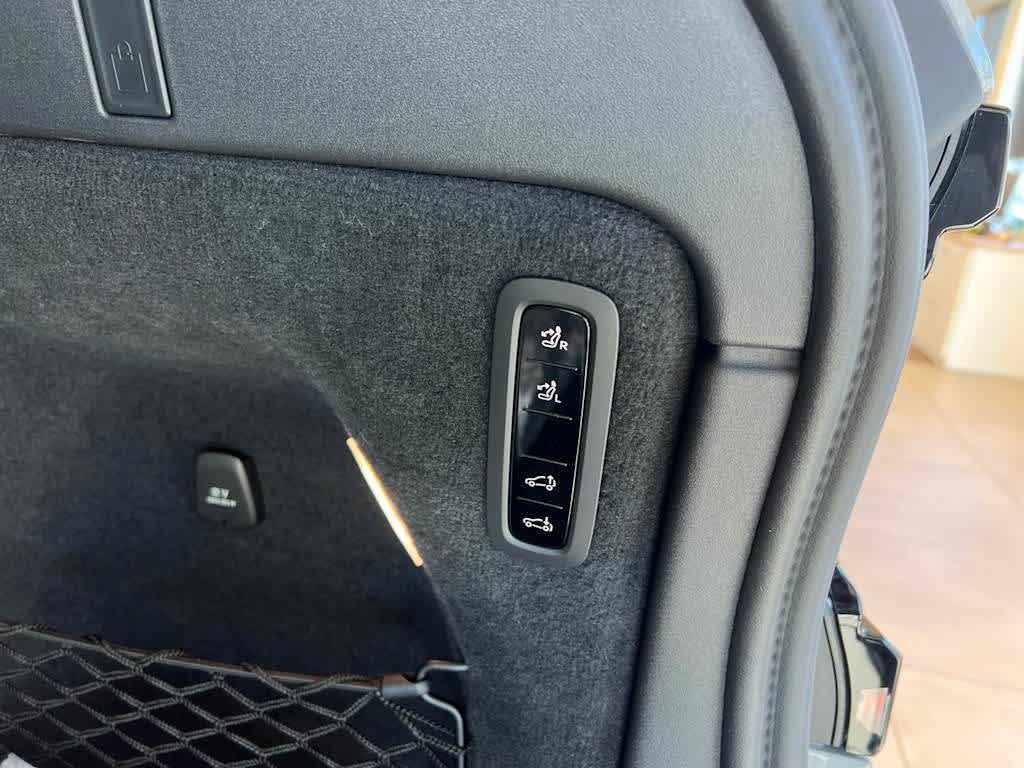 New 2026 Volvo EX90 Plus AWD/4WD image 12