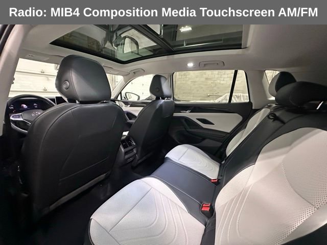 Used 2025 Volkswagen Tiguan SE image 15