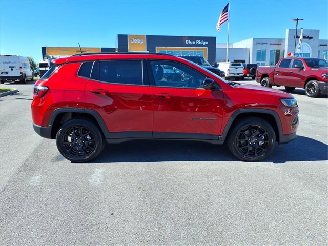 New 2026 Jeep Compass Latitude image 3