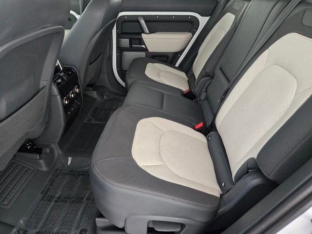 Used 2024 Land Rover Defender 130 X-Dynamic SE image 5